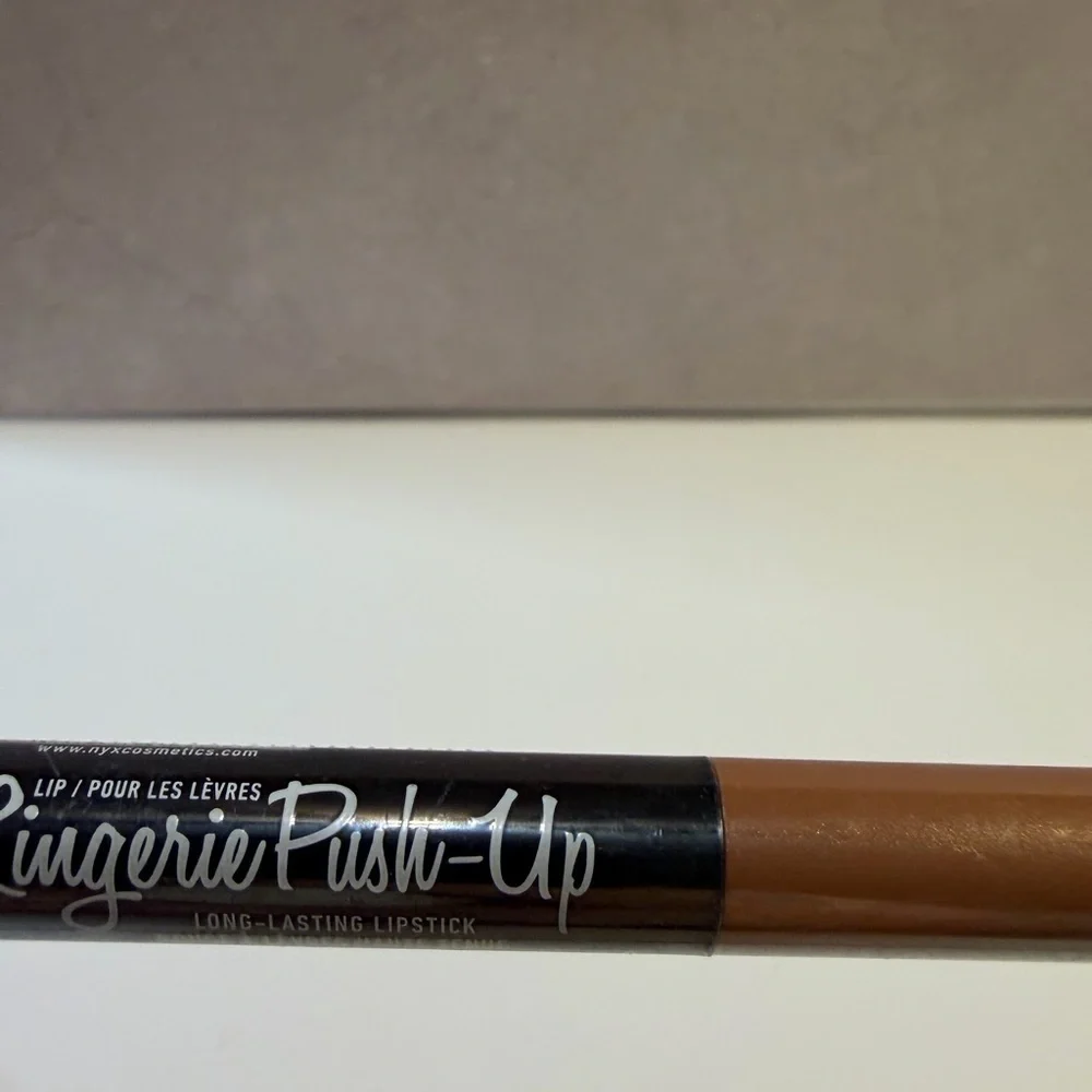 🩷5/$10 NYX Lingerie Push-Up Long-Lasting Lipstick - Brown